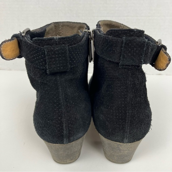 Aquatalia France Perforated Suede Ankle Booties Heeled Black Ankle Zip Sz 9.5 - Picture 9 of 16